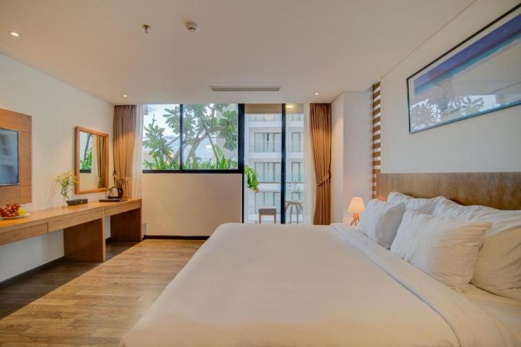 Phòng Deluxe City View With Balcony